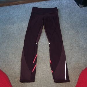 Lululemon Burgundy crop leggings.